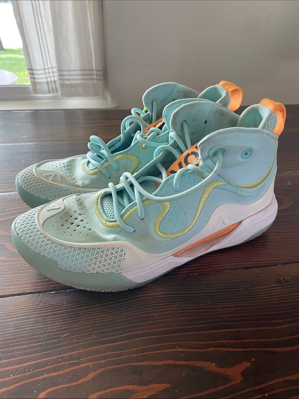 Avoli Volleyball Shoes Women’s 9.5
